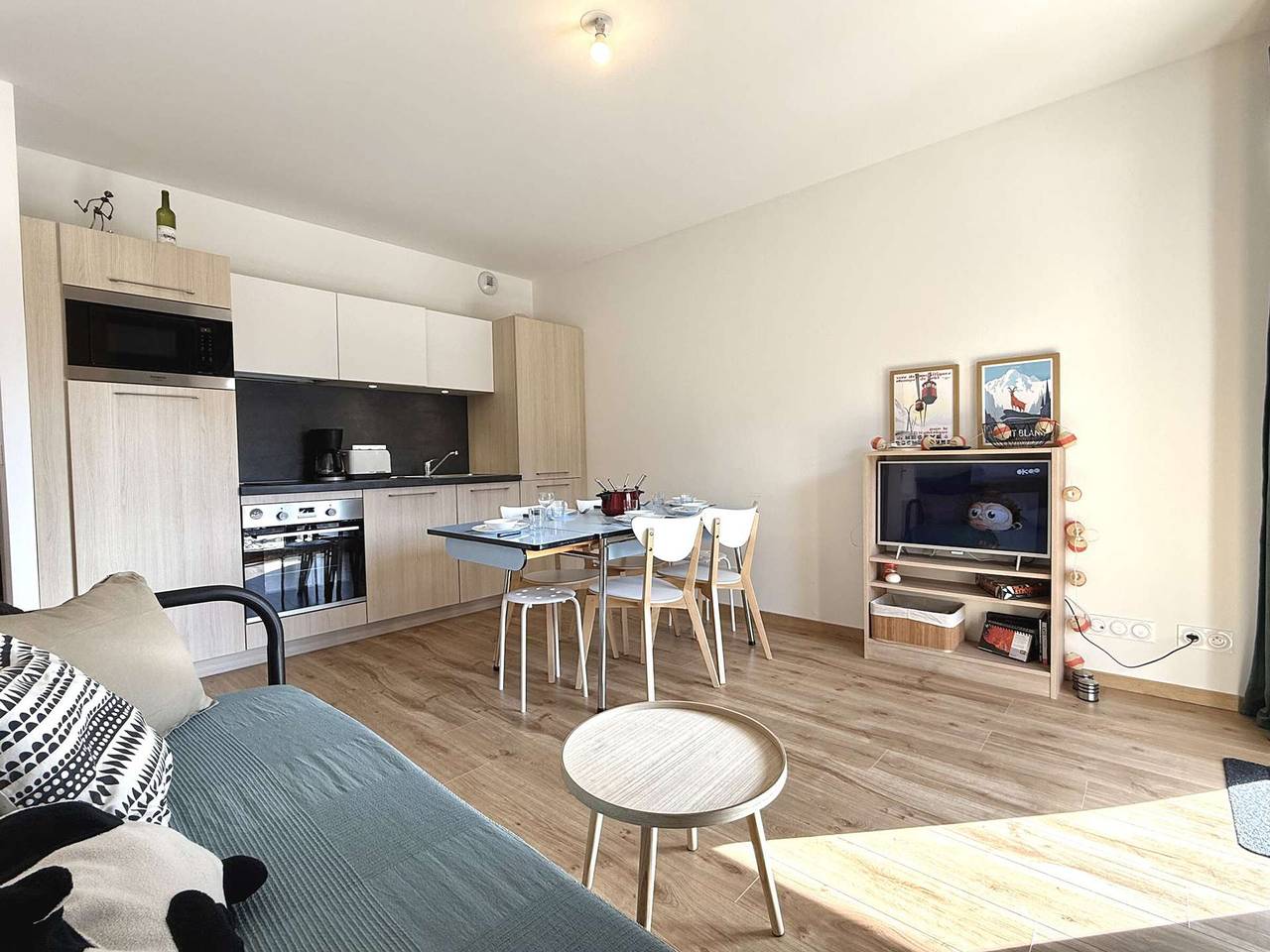 Appartement entier, Appartement chaleureux à Praz-sur-Arly avec parking et balcon, proche des pistes, pour 6 personnes in Praz-sur-Arly, Pays du Mont-Blanc