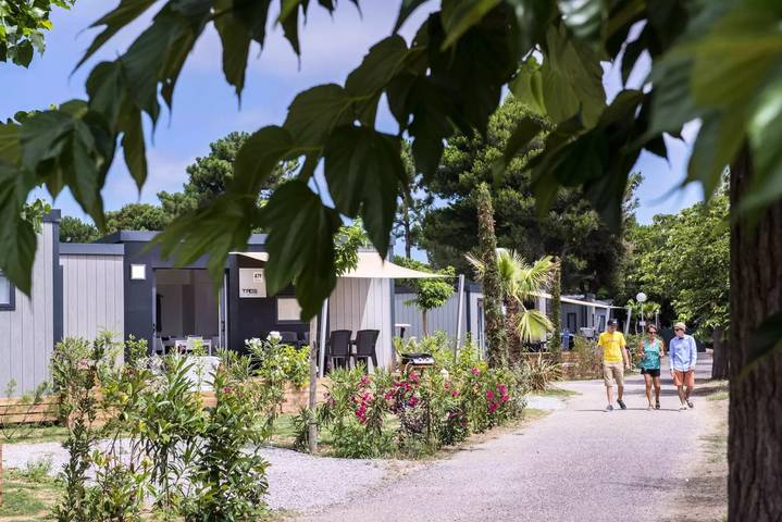 Camping pour 2 personnes, avec piscine et terrasse à Vendres - 2