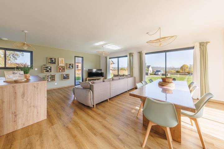 Maison de vacances pour 8 personnes, avec Terrasse ainsi que Jardin et Sauna à Peyrusse (homonymie)