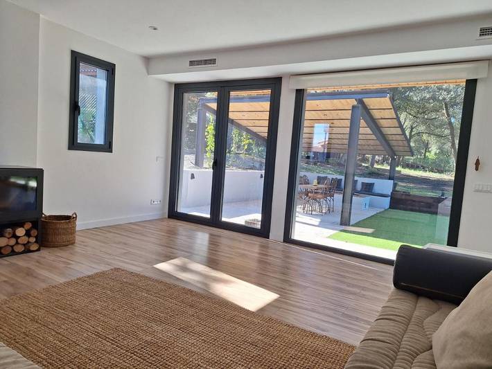 Casa rural con piscina para 8 personas, con jardín además de vistas y piscina, Se admiten mascotas en Osona - 3