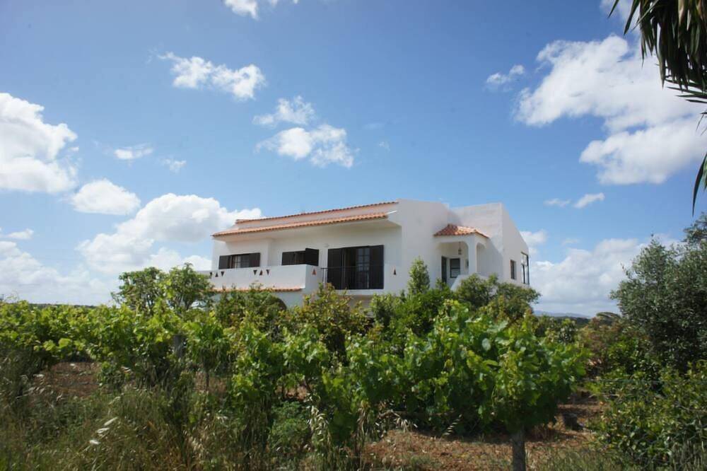 Apartamento entero, Casa / villa / chalet - Porches in Distrito de Faro