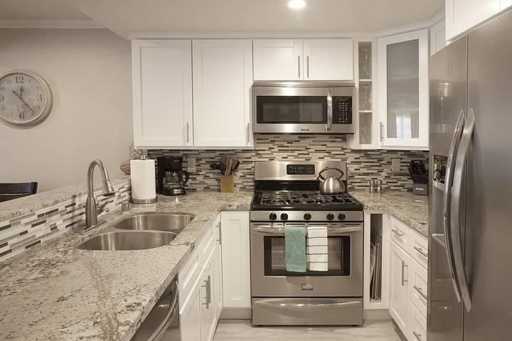 Vacation rental for 7 people, with hot tub and children pool as well as pool and terrace in Anaheim