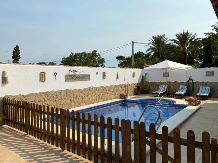 Ferienhaus für 7 Personen, mit Terrasse und Garten sowie Pool