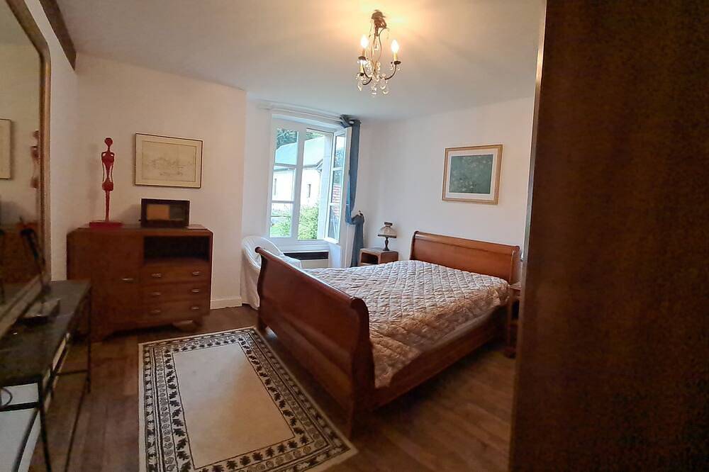 Envie de détente et d'espace dans une maison familiale avec vue imprenable! in Ambrugeat, Région d'Ussel