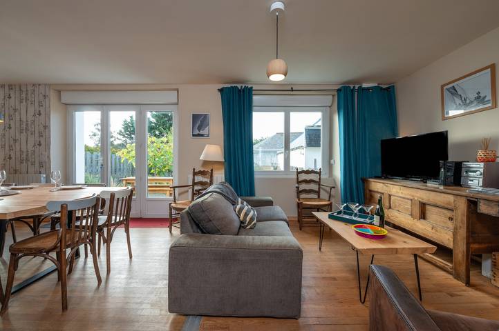 Ty Eole Spacious Family House for 10 with Private Terrace, Garden & Parking in Quiberon in Quiberon, Côte des Mégalithes