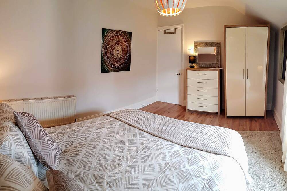 Helles, luftiges und geräumiges Zimmer. Zentral gelegen in Portsmouth, Südostengland