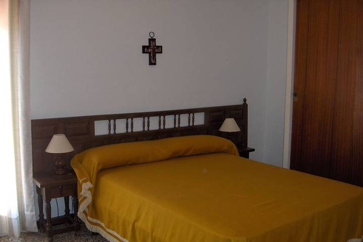 Chalé con piscina privada, gran jardin, porche, terraza y zona de juego. in Roses Centre, Roses
