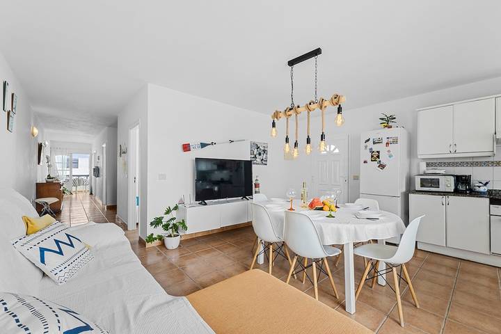 Ganze Wohnung, Ferienwohnung für 6 Personen mit Terrasse in Caleta de Caballo, Teguise