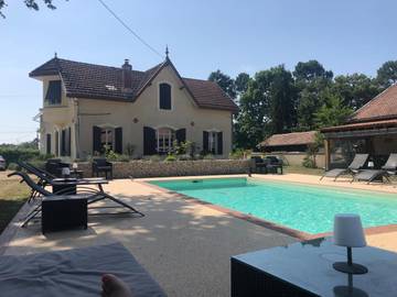 Maison d’hôte pour 2 personnes, avec piscine ainsi que vue et jardin à Captieux
