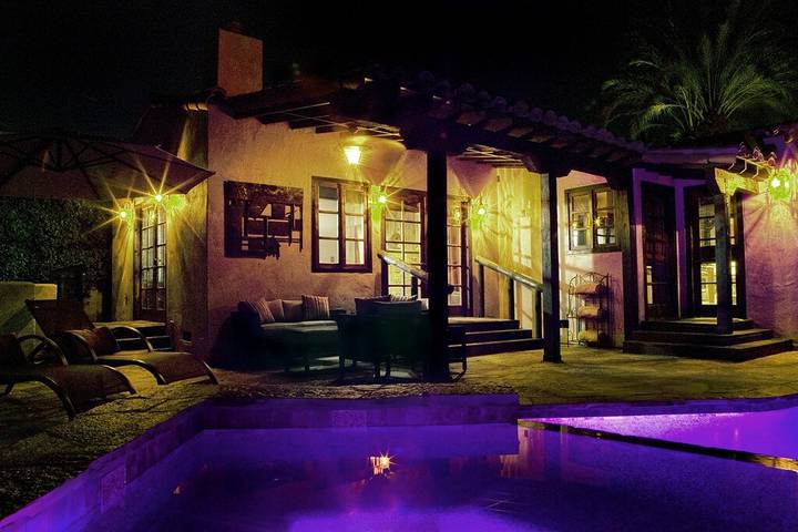 Vacation house for 2 people, with terrace and hot tub, with pets in Palm Springs