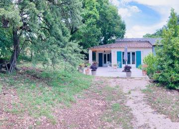 Gîte pour 3 personnes, avec jardin à Caseneuve