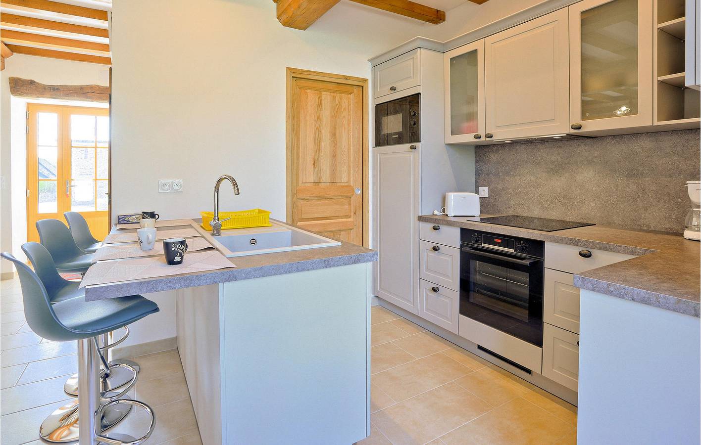 Bijou de Fierville : Spacieux, appartement avec jardin, parking et internet ! in Fierville-les-Mines, Côte de la Déroute