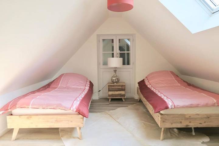 Location de vacances pour 6 personnes, avec piscine ainsi que vue et jardin à Continvoir - 2