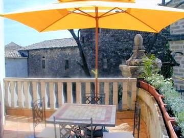 Gîte pour 2 personnes, avec piscine et jardin à Montaren-et-Saint-Médiers