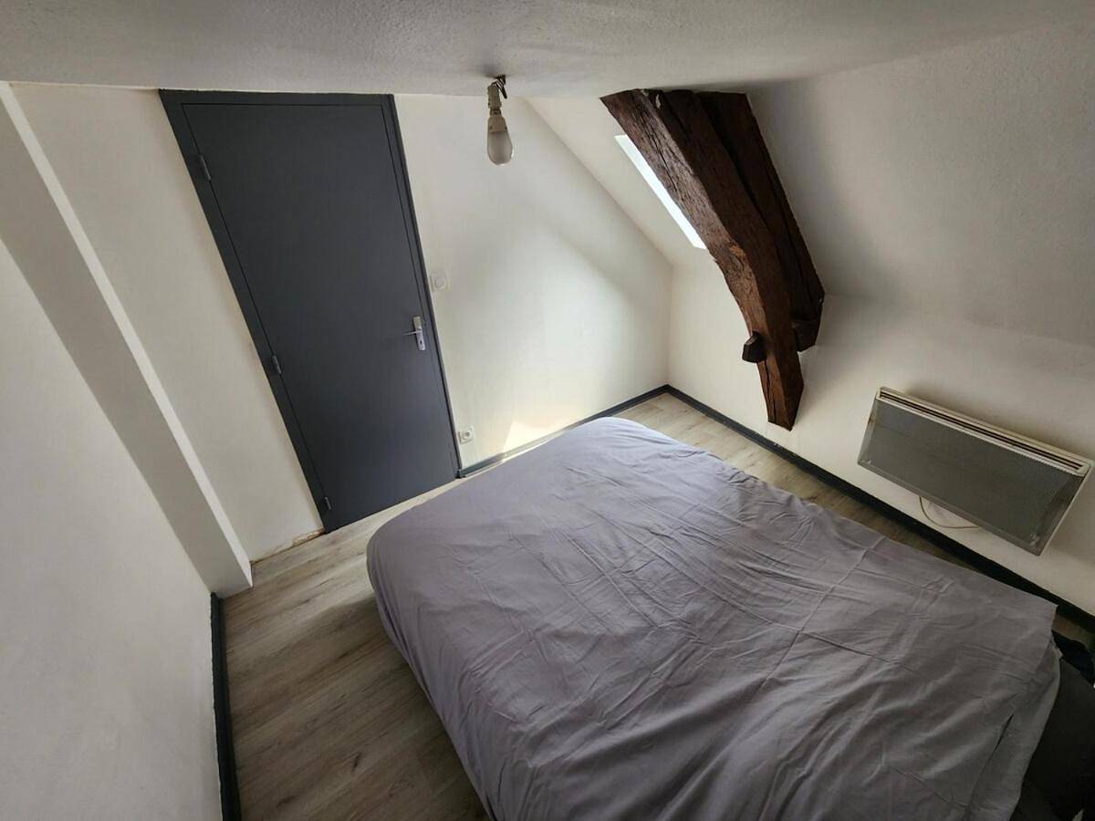 Appartement entier, Two-Bedroom Apartment in Gray, Haute-Saône