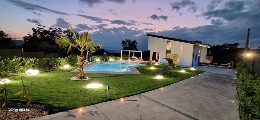 Chalet para 6 personas, con jardín además de vistas y piscina - 1