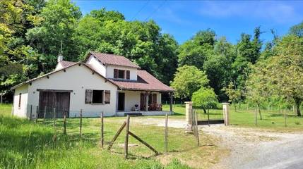 Location de vacances pour 10 personnes, avec vue et jardin, animaux acceptés à Bourgnac