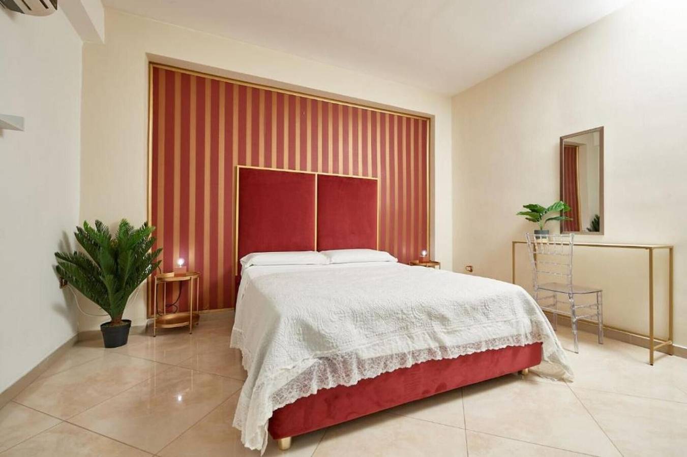 Ganze Wohnung, Apartment „Mirosa“ mit Balkon, Wlan und Klimaanlage in Pompei, Nationalpark Vesuv