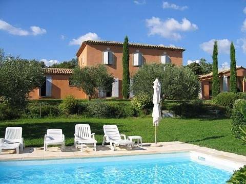 Belle bastide avec piscine chauffée et vue Luberon in Saint-Saturnin-lès-Apt, Parc naturel régional du Luberon