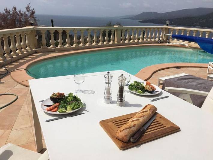 Villa pour 8 personnes, avec piscine ainsi que vue et jardin - 1