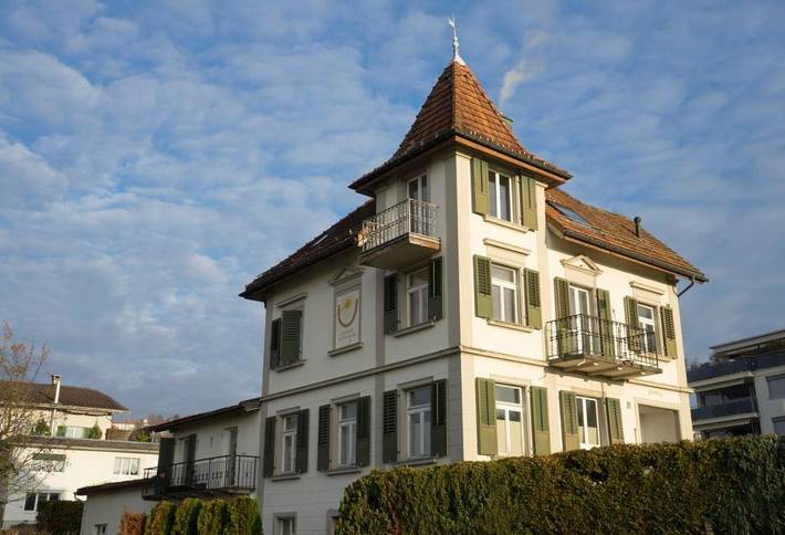 Ferienwohnung für 4 Personen, mit Balkon und Terrasse sowie Garten und Ausblick in Gommiswald