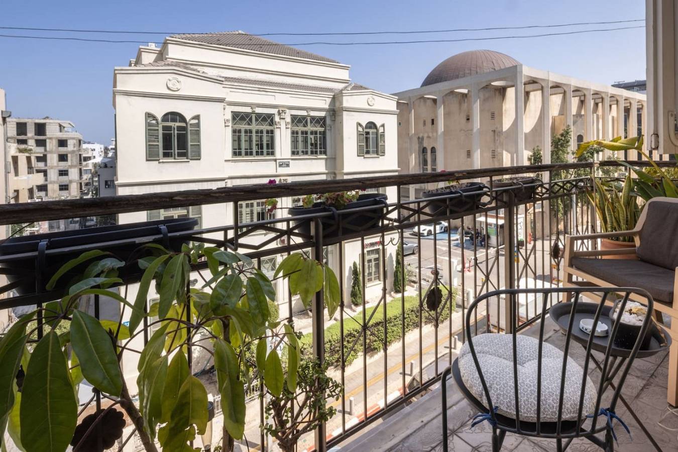Entire apartment, Bauhaus Artistic Haven in Tel Aviv, Tel Aviv District