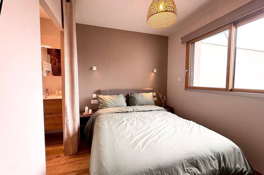 Maison Familiale à 10 min de la plage à pied - 4 suites avec salle d'eau privé in Quiberon, Côte des Mégalithes