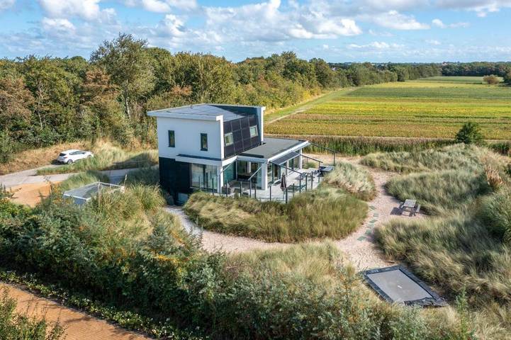 Villa für 8 Personen, mit Terrasse und Garten sowie Sauna und Ausblick