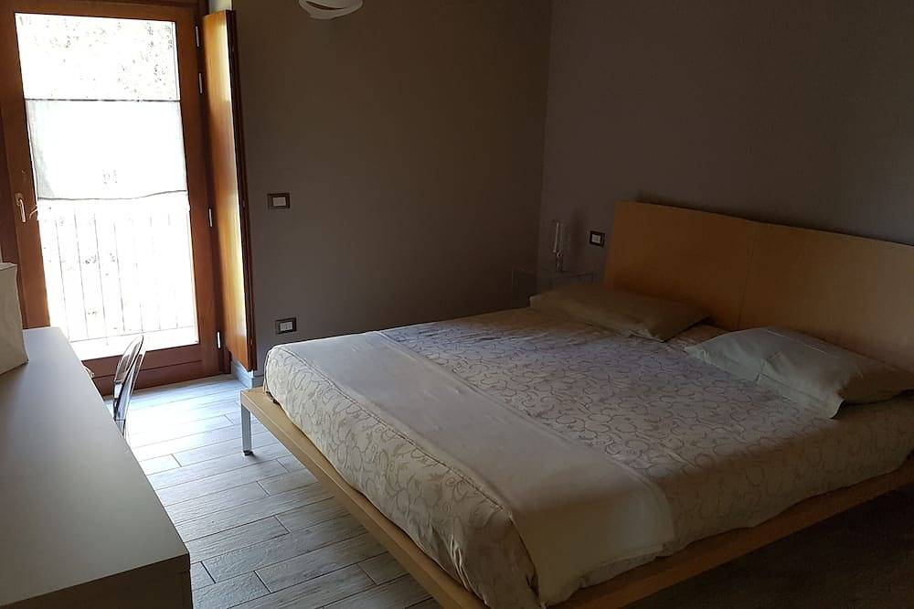 Ganze Wohnung, Orta - Flat Lake View, Privatstrand und Balkon (erste Etage) in Crabbia, Comune di Pettenasco