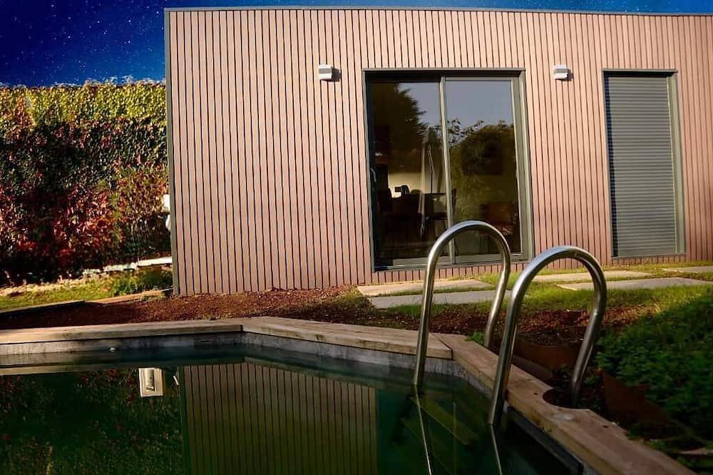 Appartement entier, Studio de jardin avec vue sur piscine in Meyzieu, Lyon et ses environs