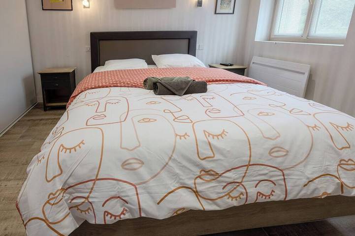Location de vacances pour 14 personnes, avec jardin à Thorée-les-Pins - 3