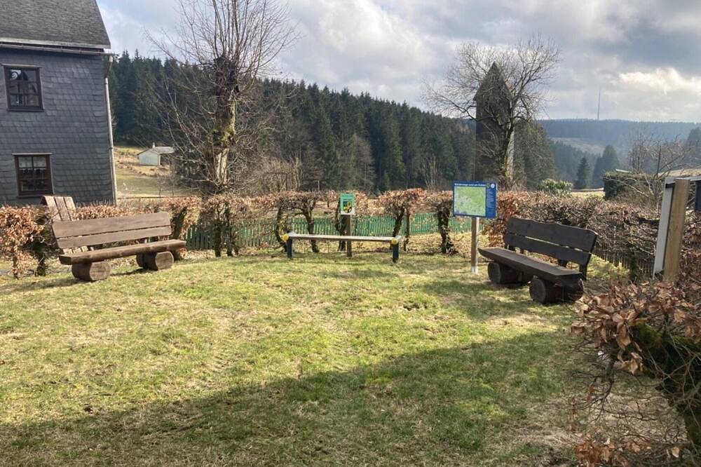 Ganze Wohnung, Doppelzimmer für 2 Gäste mit 25m² in Friedrichshöhe / Eisfeld in Sachsenbrunn, Rennsteig