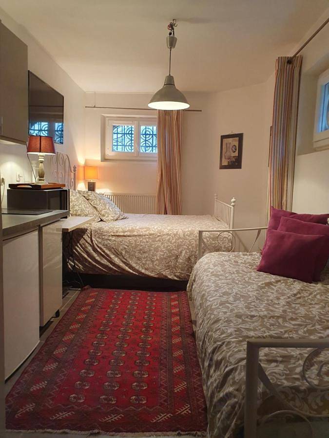 La Romantique in Paris, Île de France
