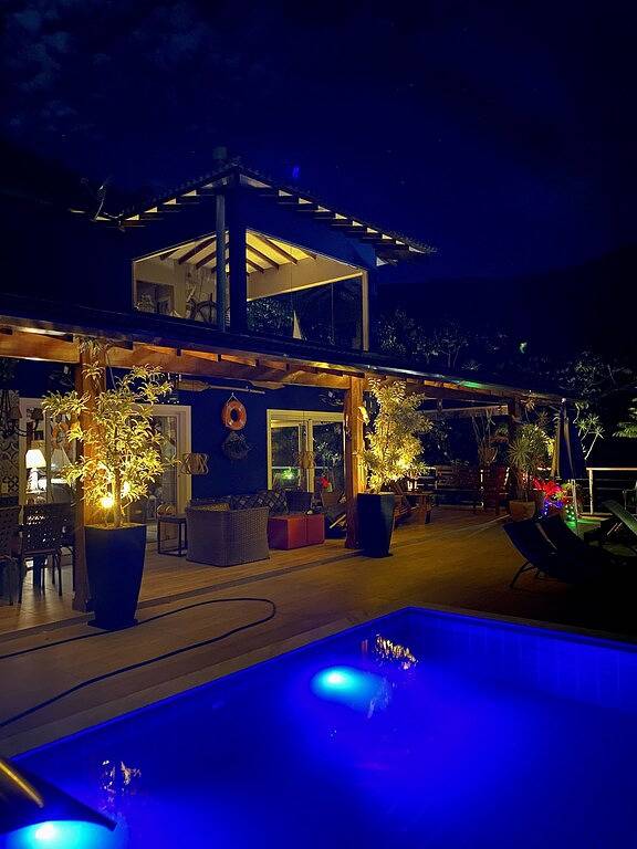 Luxus-Strandhaus mit Pool, Terrasse und Aufzug mit Blick auf das Meer in Ilhabela