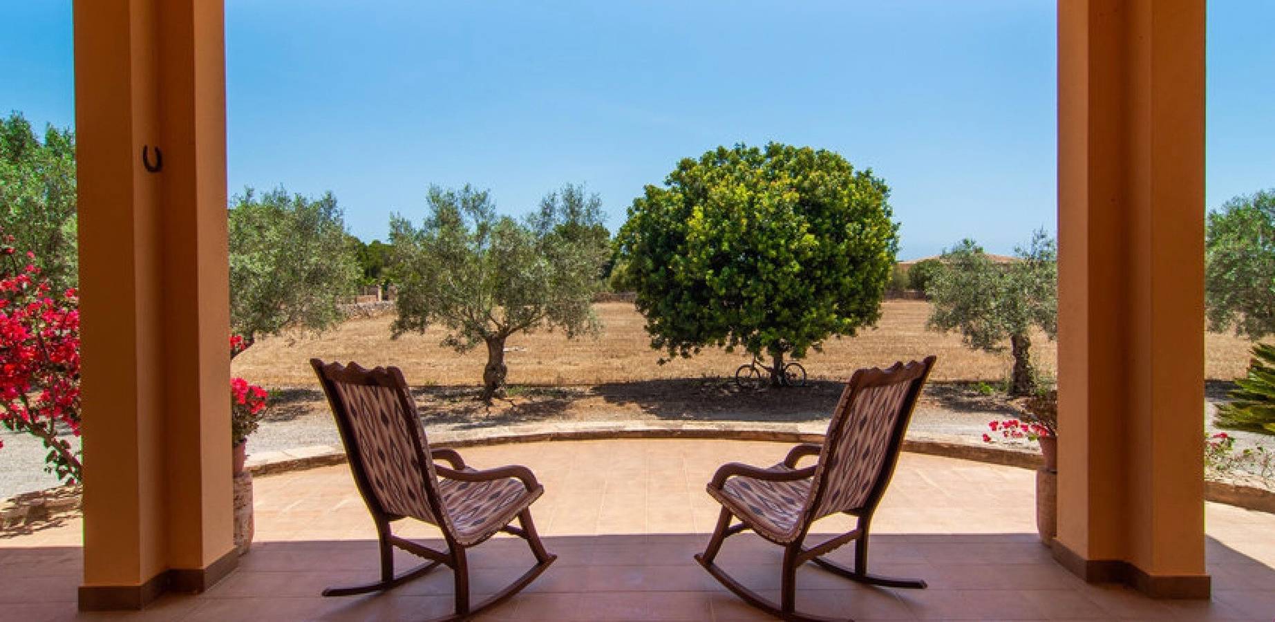 Villa Hort de Can Rafalet avec vue sur les montagnes, piscine & Wi-Fi in Ses Salines, Côte de Majorque