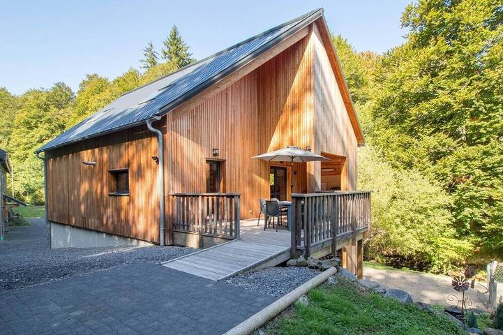 Location de vacances pour 8 personnes, avec Balcon et Jardin