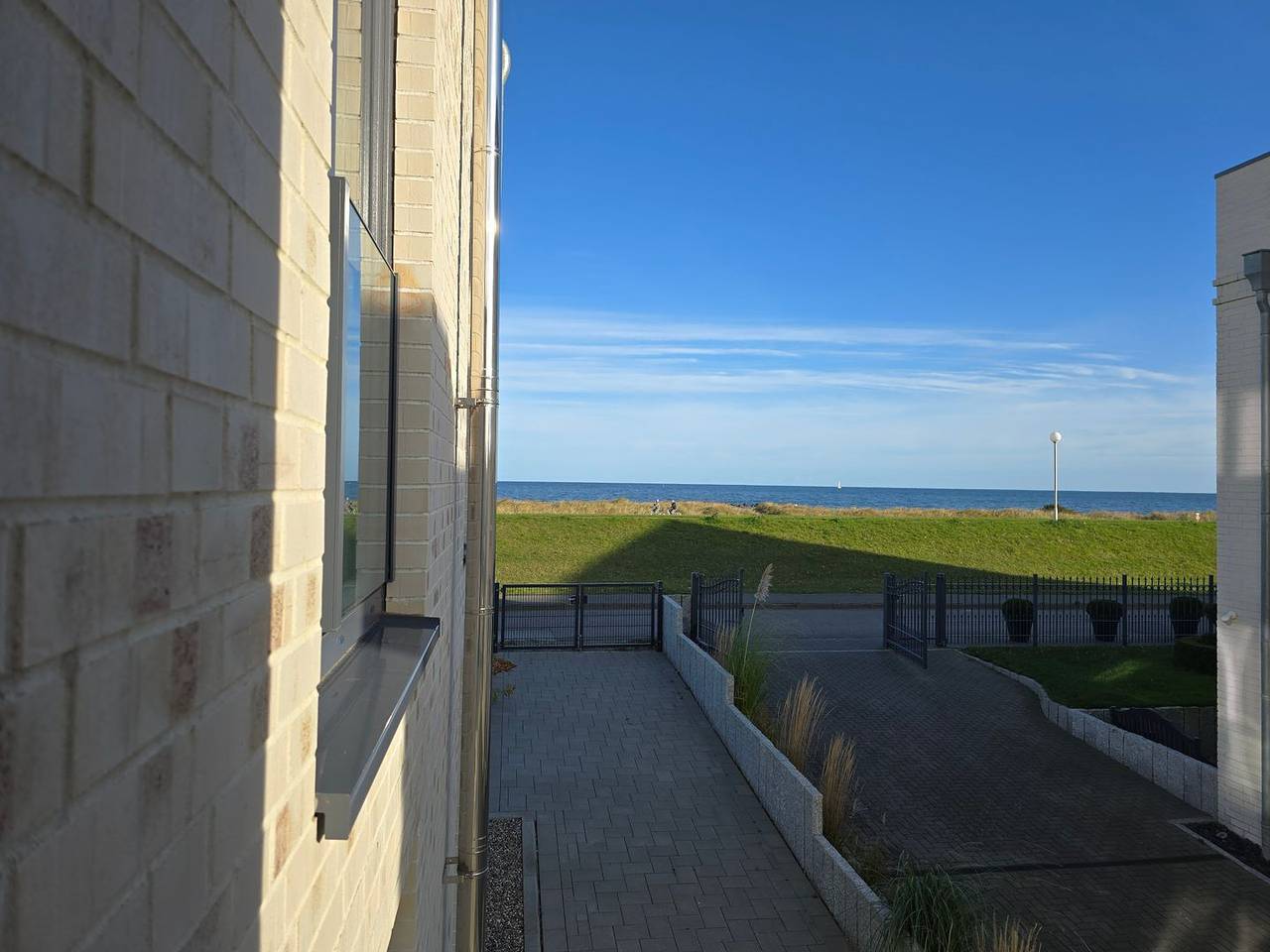 Ganze Wohnung, Ostsee Ferienwohnung Strandgut in 1. Reihe und nur 30m zum Strand in Kalifornien (Ostsee), Schönberg