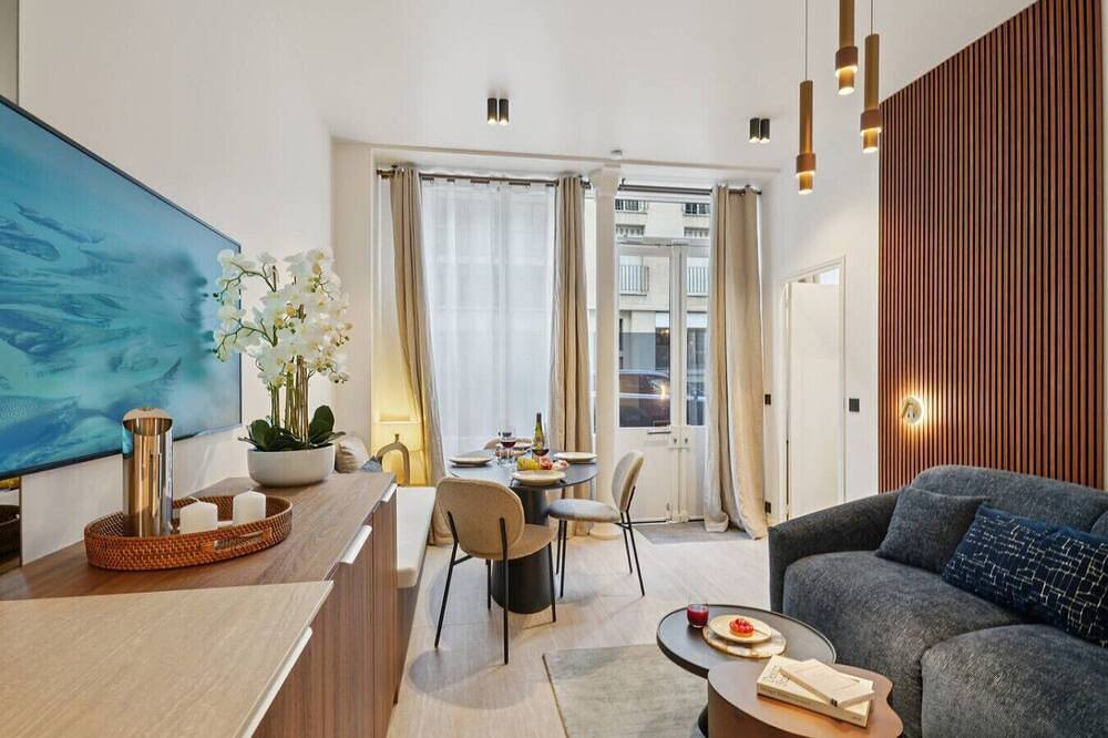 Lavie Maison : Hot Tub near Eiffel Tower in Eiffelturm, Paris