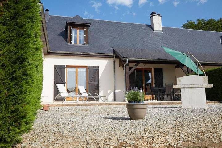 Maison de vacances pour 6 personnes, avec Terrasse et Jardin ainsi que Piscine et Vue