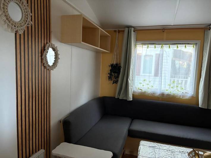 Camping pour 6 personnes, avec terrasse ainsi que jardin et piscine à Meschers-sur-Gironde - 4