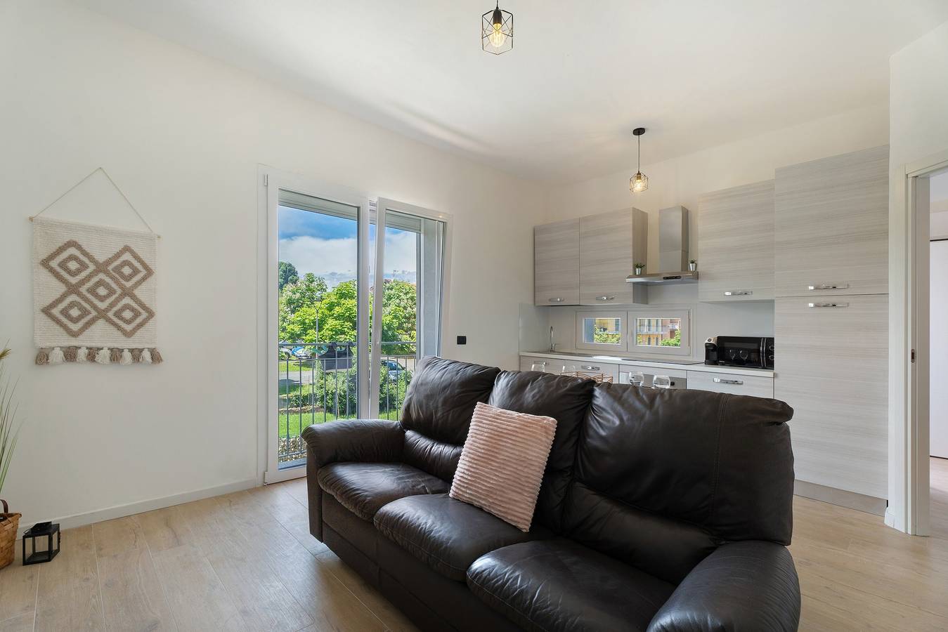 Ferienhaus 'Villa Lilia Appartamento Blu' mit Gemeinschaftsgarten, Balkon und Wlan in Arona (Lago Maggiore), Arona Gemeinde