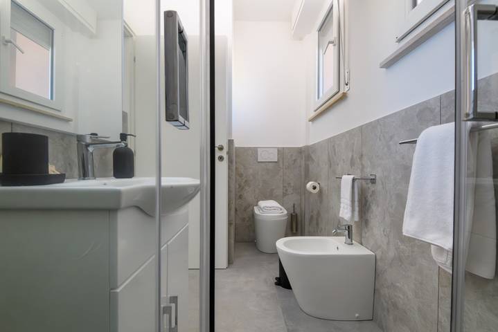 Entire apartment, GuestHost - Residence Vz Marotta Apartment int. 11 in Marotta, Mondolfo Region
