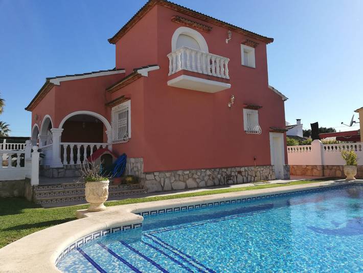 Casa de vacaciones para 10 personas, con Terraza y Jardín en Almadraba