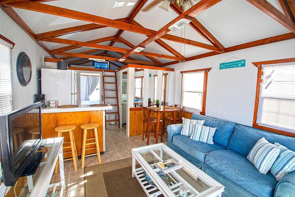 Sonnenuntergang am Wasser im Aqua Villa Sand Dollar @ Mangrove Resort Llc in Tavernier, Monroe County