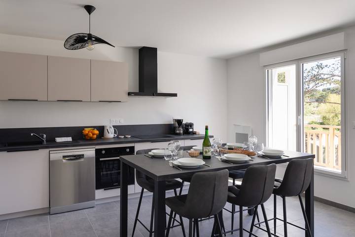 Gîte pour 6 personnes, avec balcon dans Sables d'Or les Pins - 2