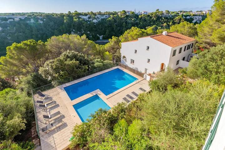 Apartamento para 8 personas, con Balcón y Terraza además de Jardín y Piscina en Serpentona