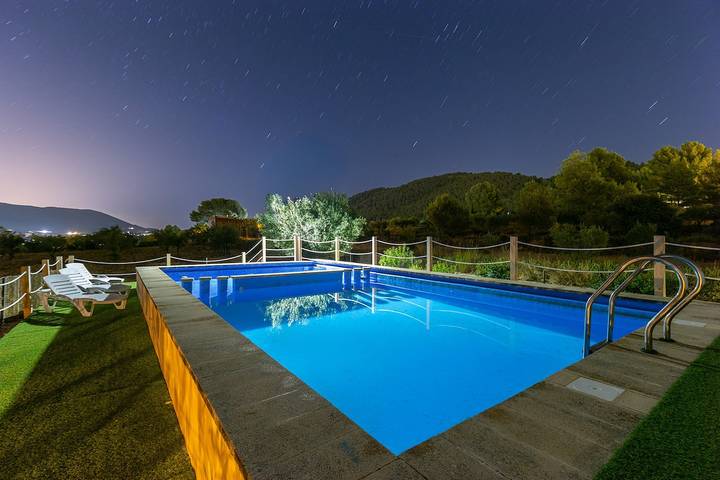 Villa for 10 people, with garden and pool, child-friendly - 1