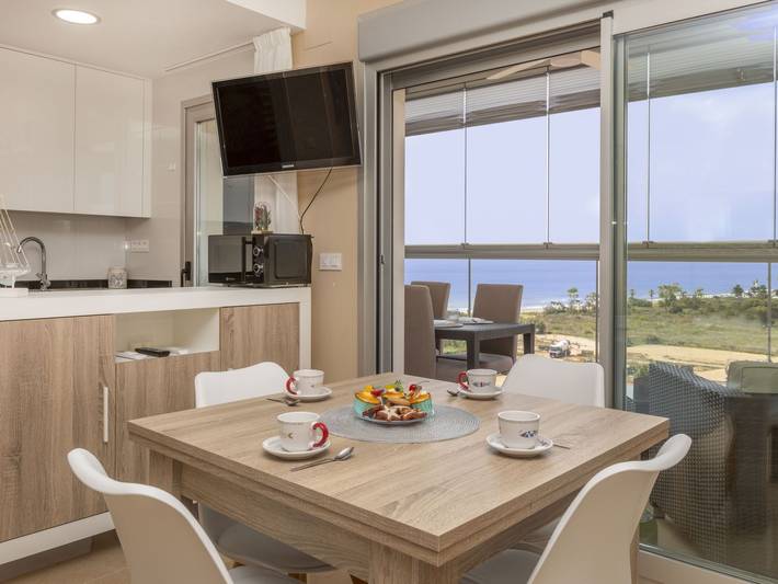 Gîte pour 4 personnes, avec jardin ainsi que terrasse et bassin pour enfant à Cabanes - 4