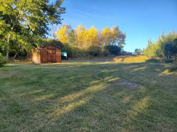 Cabin Rentals And Lodges for 20 Guests in Canadian Rocky Mountains, Alberta, Picture 3