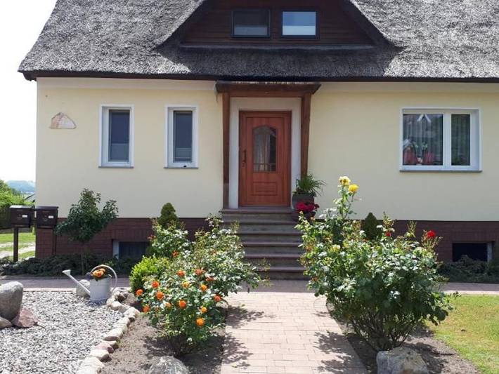 Ferienwohnung für 4 Personen, mit Terrasse und Garten sowie Seeblick in Groß Zicker - 2
